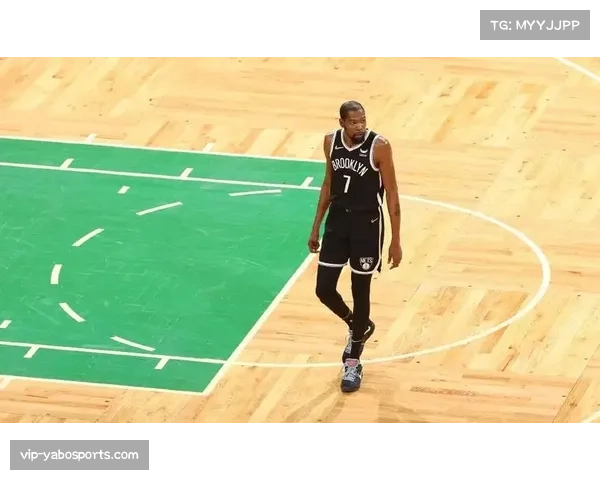 黄蜂查尔斯李推行极致空间篮球 无球掩护与快速传导提升进攻效率 黄蜂查尔斯李推行极致空间篮球 无球掩护与快速传导提升进攻效率